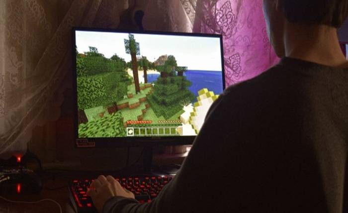 The Connection-Driven Growth of Online Gaming The Connection Driven Growth of Online Gaming
